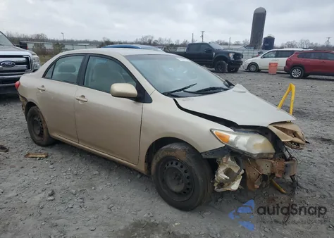 2011 Toyota Corolla Base z USA, uszkodzony, nr VIN 2T1BU4EE4BC545829